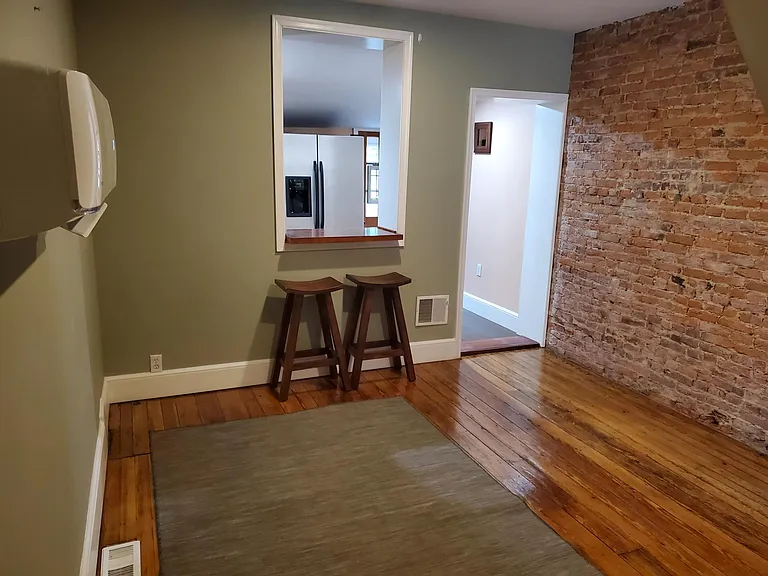414 E Flora St — Photo 6