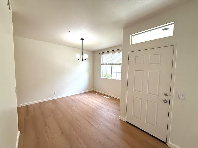 87 W Shoshone St — Photo 4