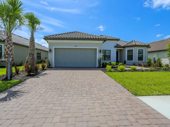 15318 Aprile St, Naples, FL 34114