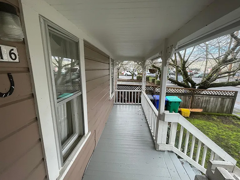616 SE Mill St #1 — Photo 2