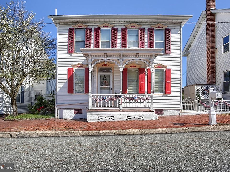 1st image of 229 W Main St