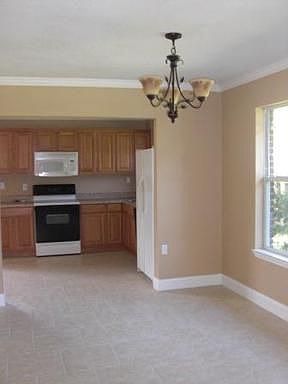 3rd image of 30 W Casa Loma Dr