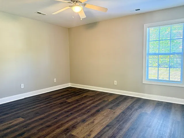 2176 Broad Dr — Photo 12