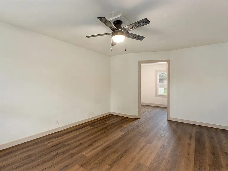 745 S Jefferson Ave Apartments — Photo 7