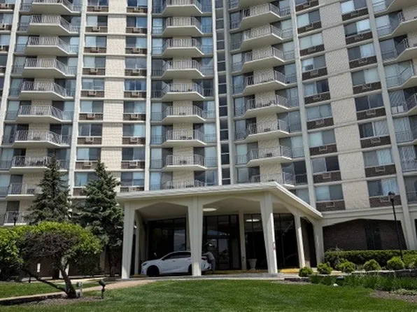 40 N Tower Rd APT 11K, Oak Brook, IL 60523
