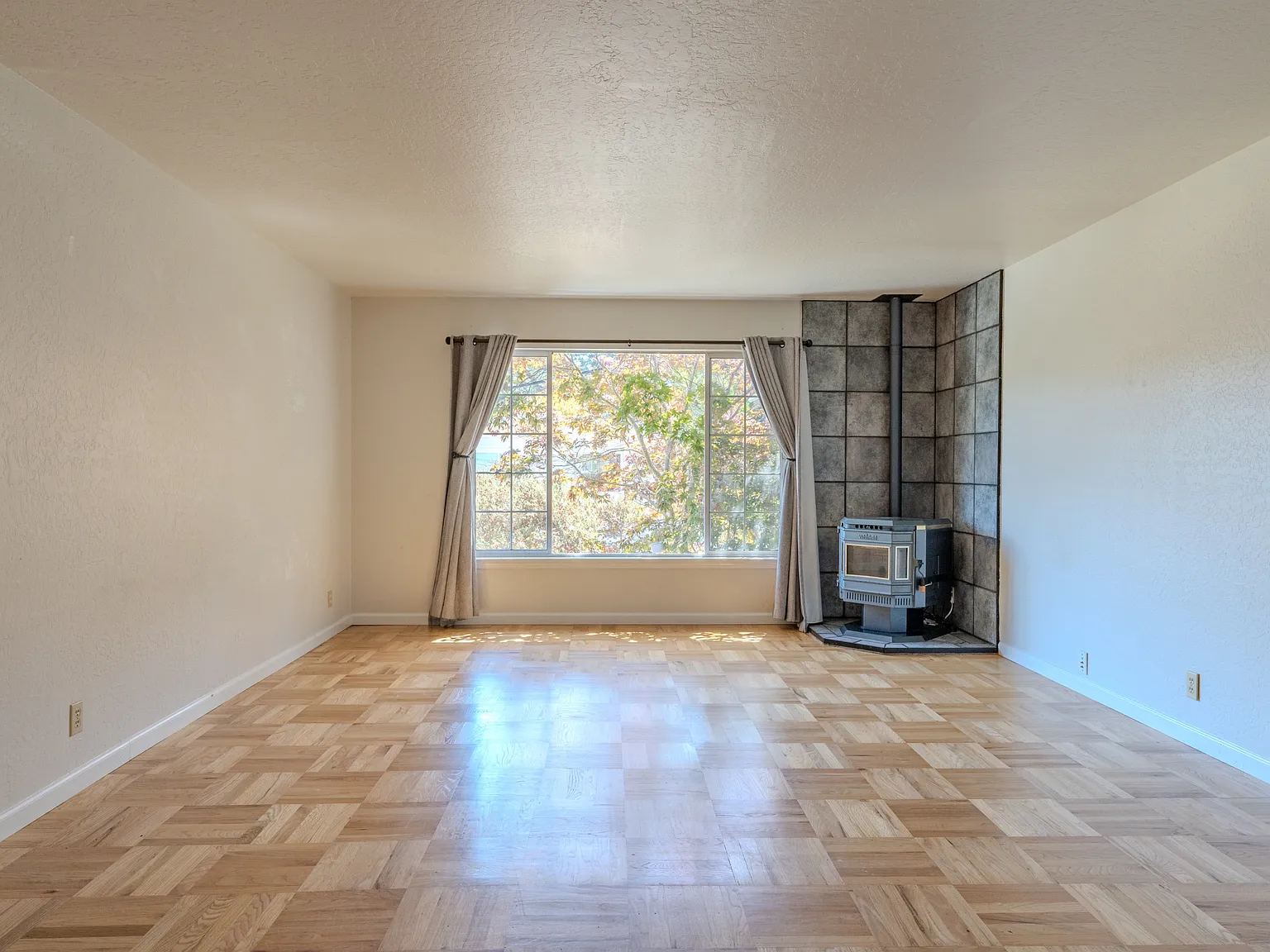 4 bed, 1870 sqft, $6,500 — Photo 3