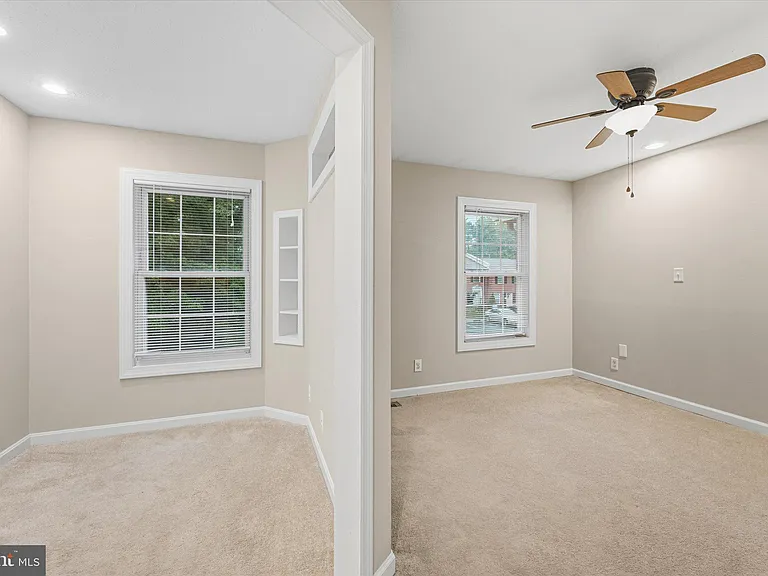 129 N Duke Dr — Photo 20