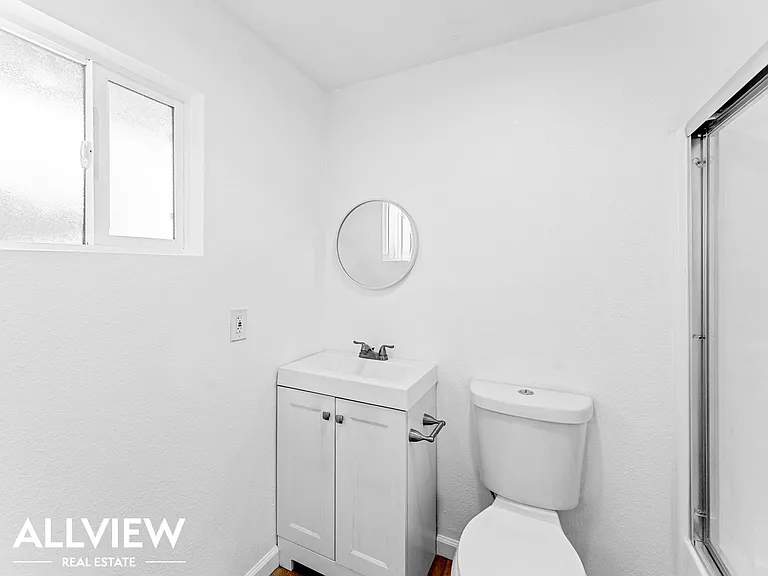 1208 North Van Ness Avenue — Photo 11