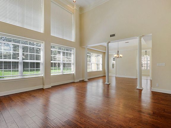 5th image of 2013 Pointe Clear Dr