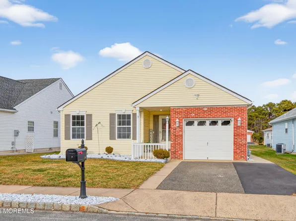 30 Winterton Drive, Toms River, NJ 08757