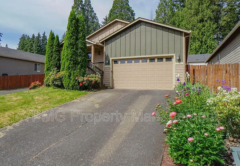 8814 NE 82nd Ave — Photo 2