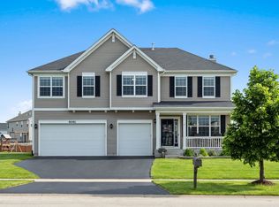 4041 Hunt Club Dr, Oswego, IL 60543