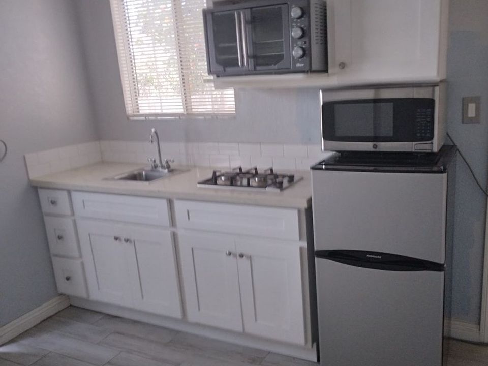 1st image of 4332 Gird Ave