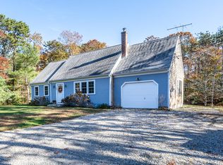 686 Phinneys Ln, Centerville, MA 02632