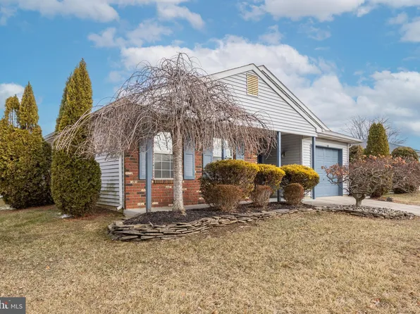 34 Chestnut Hill Ln, Columbus, NJ 08022