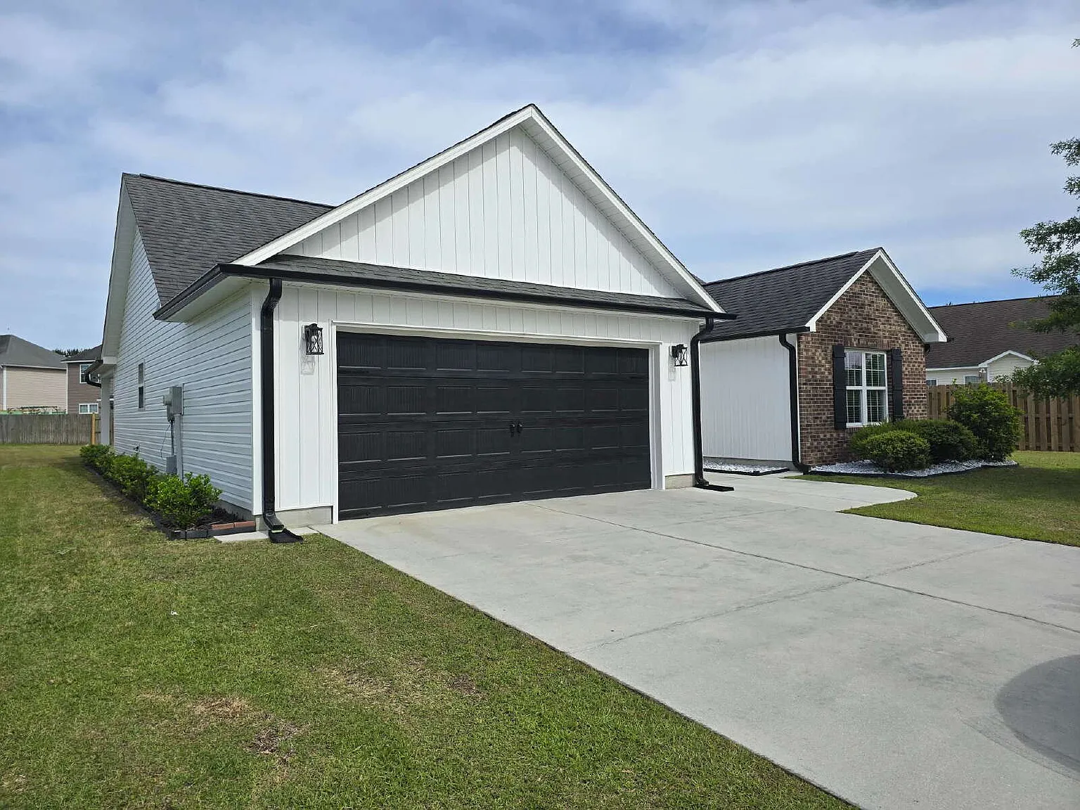 3 bed, 2.0 bath, $2,000 — Photo 2