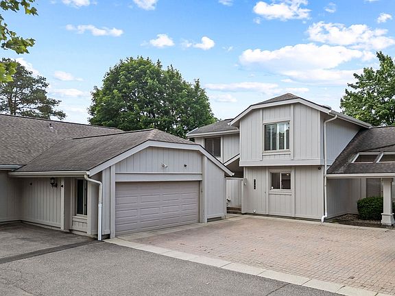 2nd image of 1795 Golf Ridge Dr