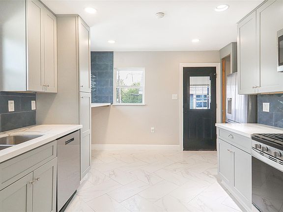3rd image of 2146 Sul Ross St