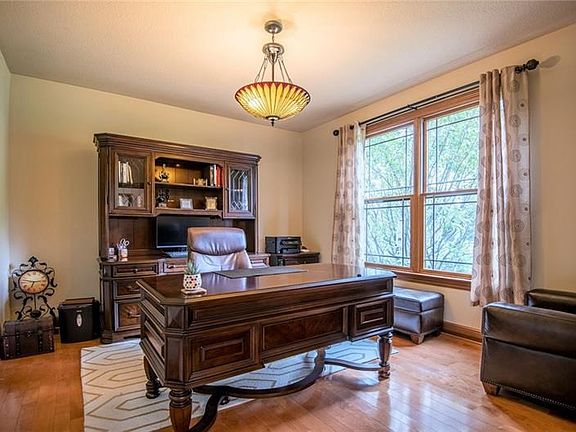 5th image of 2627 Cherry Hill Ln