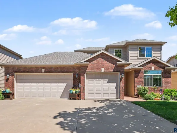 5008 S Winston Ln, Sioux Falls, SD 57108