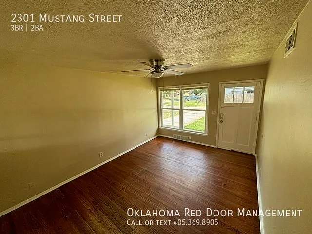2301 Mustang St — Photo 3