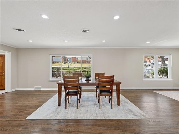 5th image of 3863 Clayton Rd E