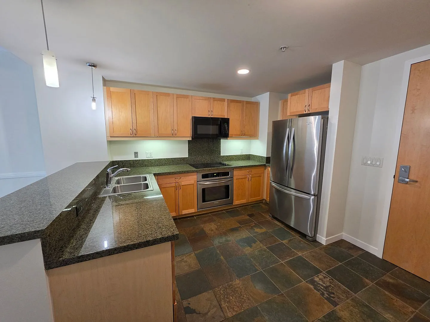 The Metrome One Bedroom, One Bath in the Heart of San Diego! — Photo 2