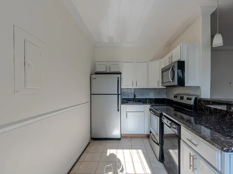 315 Evarts St NE #102 — Photo 7
