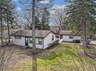 1484 N Hicks Rd, Palatine, IL 60067