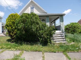 1227 Bennett St, Old Forge, PA 18518