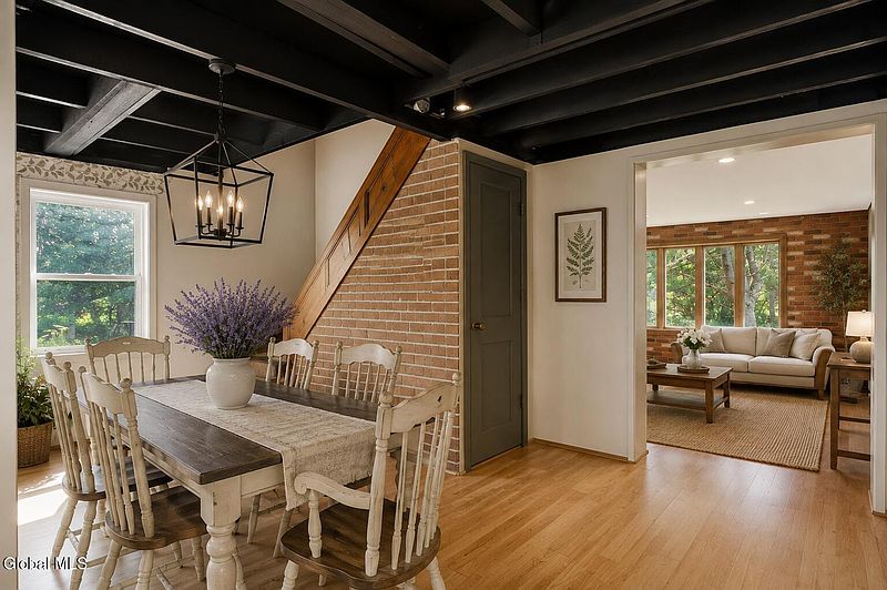 6th image of 1106 Whiteside Road