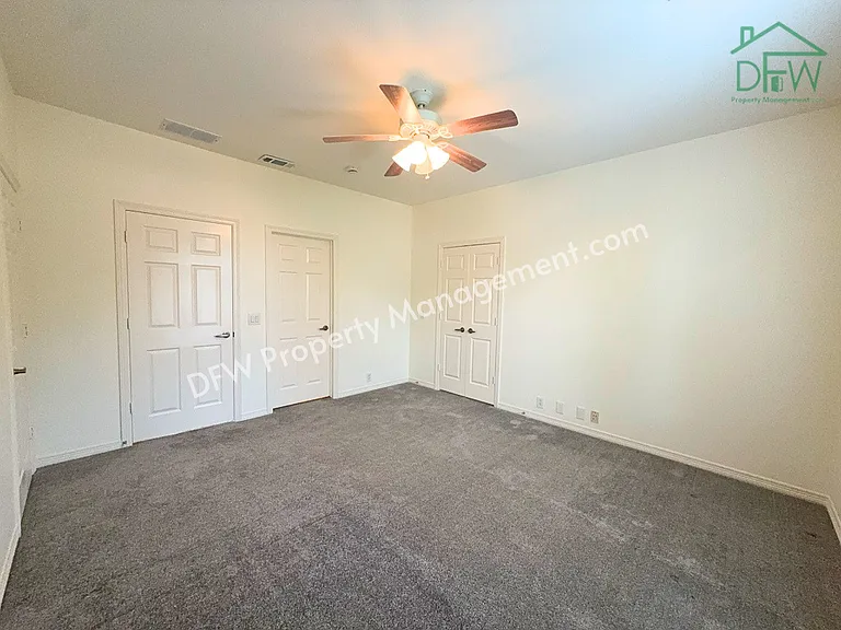 1205 Golden Gate Dr — Photo 34