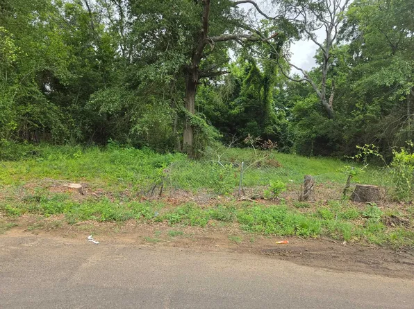715 W Pecan St, Longview, TX 75601