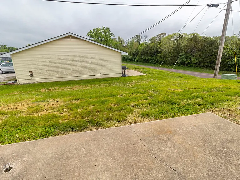 708 W Cunningham Dr #2 — Photo 12