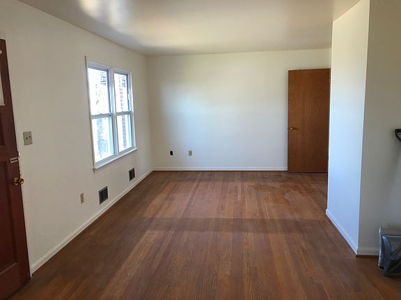 3rd image of 22131 Elkwood Dr