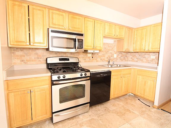 4th image of 3000 Bayside Dr Unit 104
