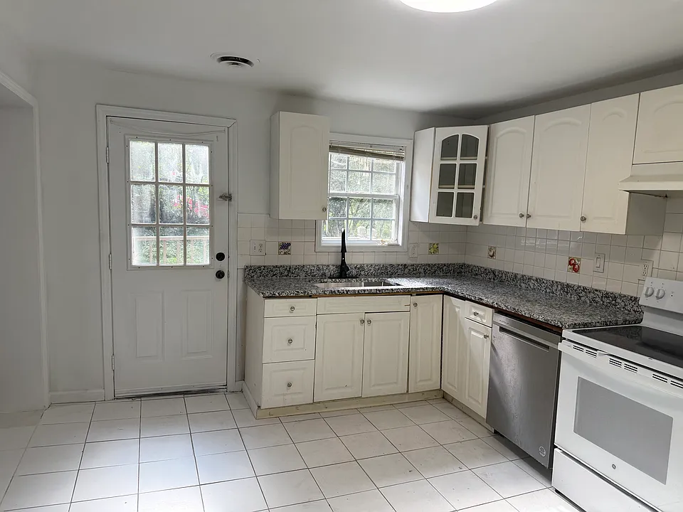 4260 Sugarloaf Pkwy #2