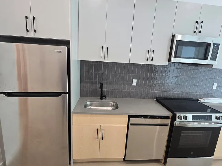 74 Webster St #1BA — Photo 1