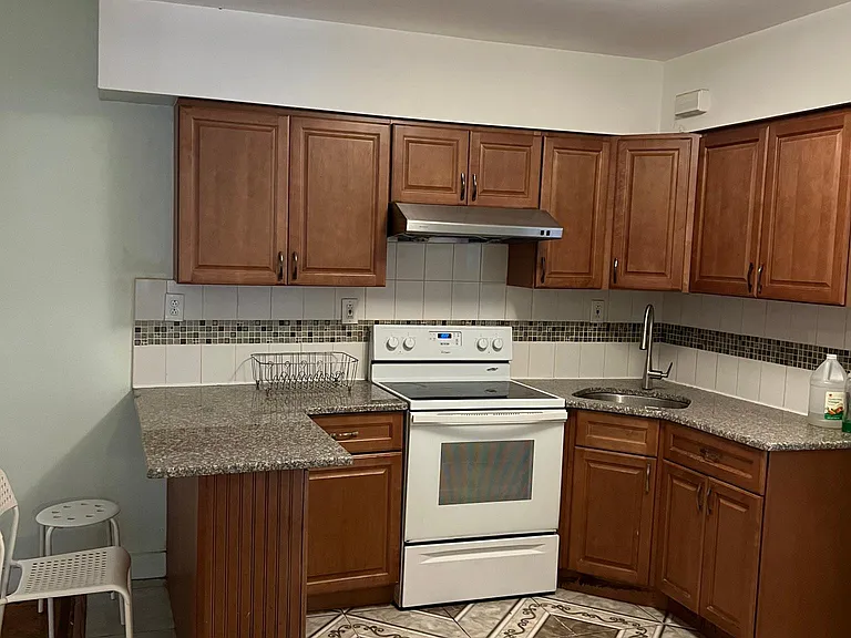 4246 Spruce St — Photo 13
