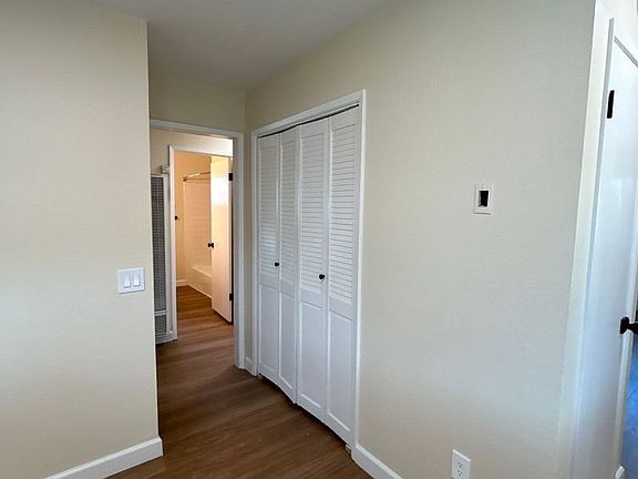 4th image of 271 W Alvin Dr #A