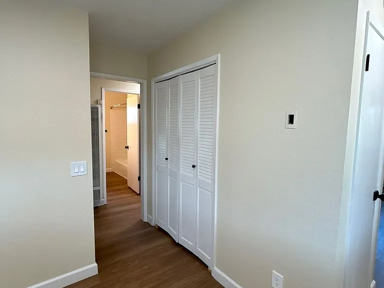 271 W Alvin Dr #A — Photo 4