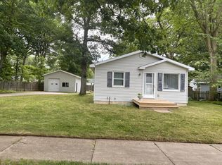5134 Carson Ave SW, Wyoming, MI 49548