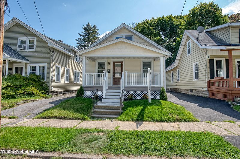 2nd image of 120 Swan Street