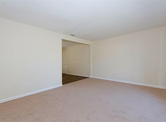 4th image of 1516 Highland St