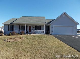 37 Fall Ridge Dr, Stuarts Draft, VA 24477