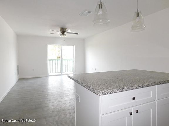 3rd image of 375 Polk Ave APT 21A