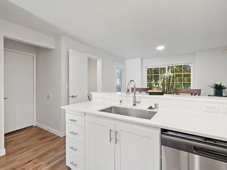 Water's Edge Townhomes — Photo 42