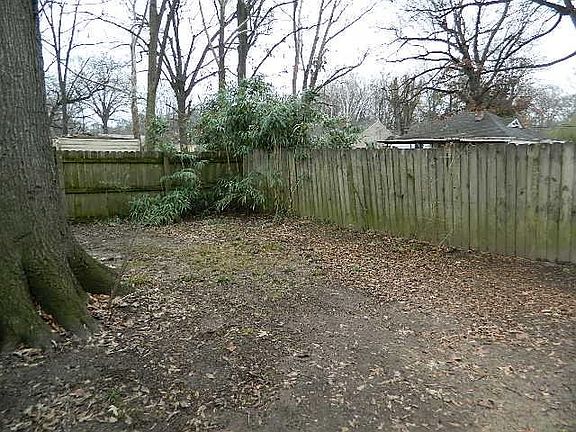 4th image of 3651 Hazelwood Ave