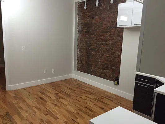 Rented by Premier Metro Realty Corp | media 8