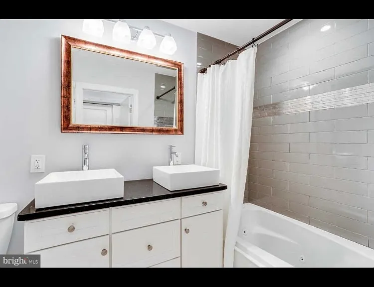 517 S Glover St — Photo 6